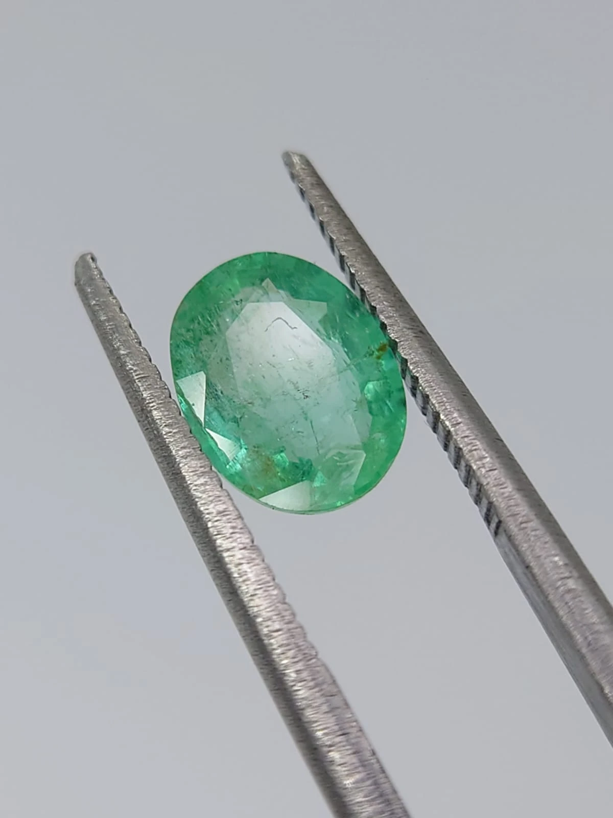 1.03ct Natural Emerald Oval Shape Loose Gemstone from Panjshir Afghanistan — view 3